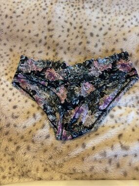 Victoria's Secret Black Floral Lace Bikini Panty